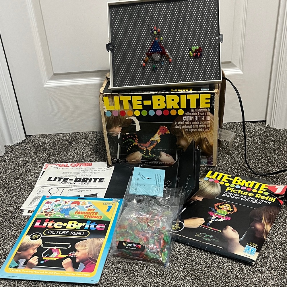 Vintage Lite-Brite, pegs, Picture Refill Set